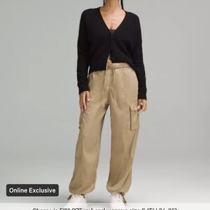 Lululemon Lightweight Adjustable Mid-Rise Cargo Pant Filbert Tan L